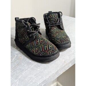 Girls 4y Ugg Neumell Graphic Stitch W/ Suede Black Boots. Excellent Condition.